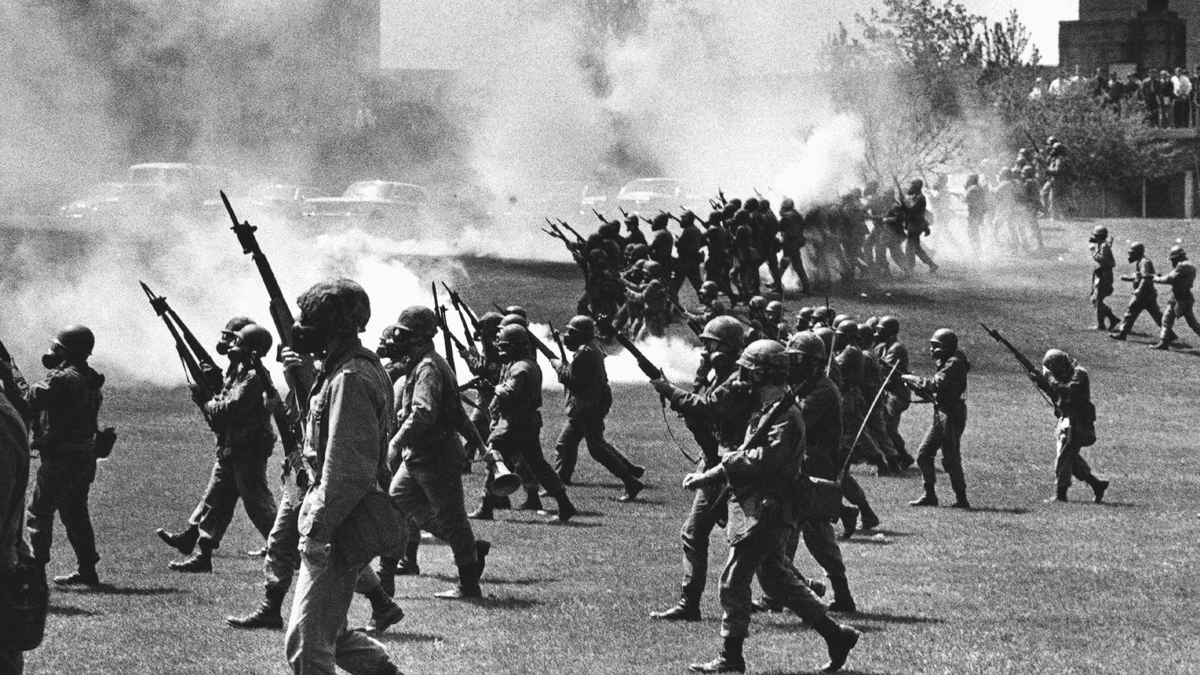Students protesting at Kent State University in 1970