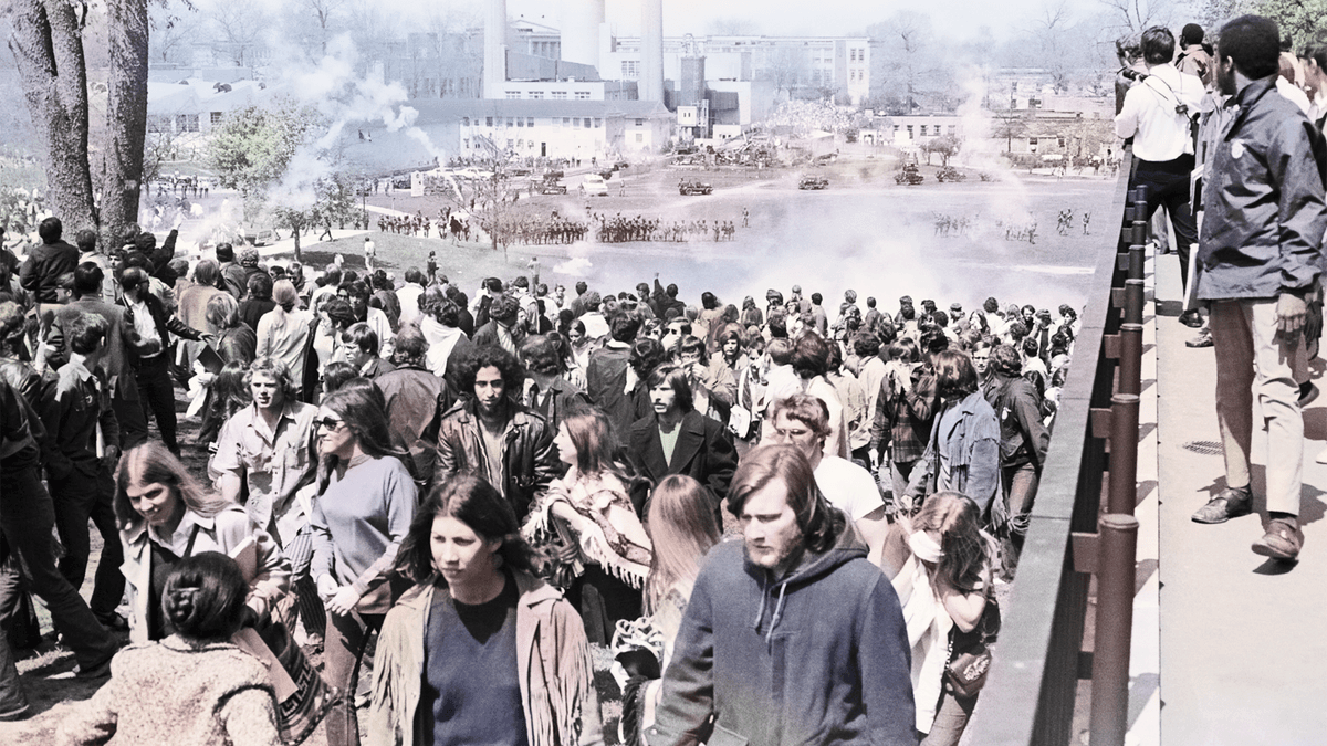 Students protesting at Kent State University in 1970